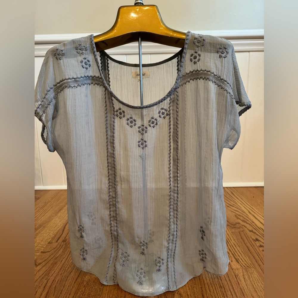 Arie gray size medium sheer top